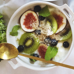 ヨーグルトにごまパウダー(ゴマプードル)